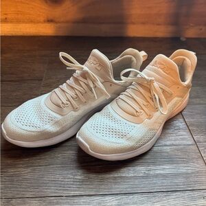 APL Women's Techloom Tracer! Ivory shimmer and tan!